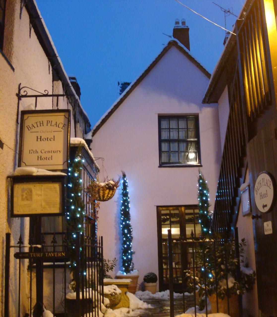 Bath Place 3*